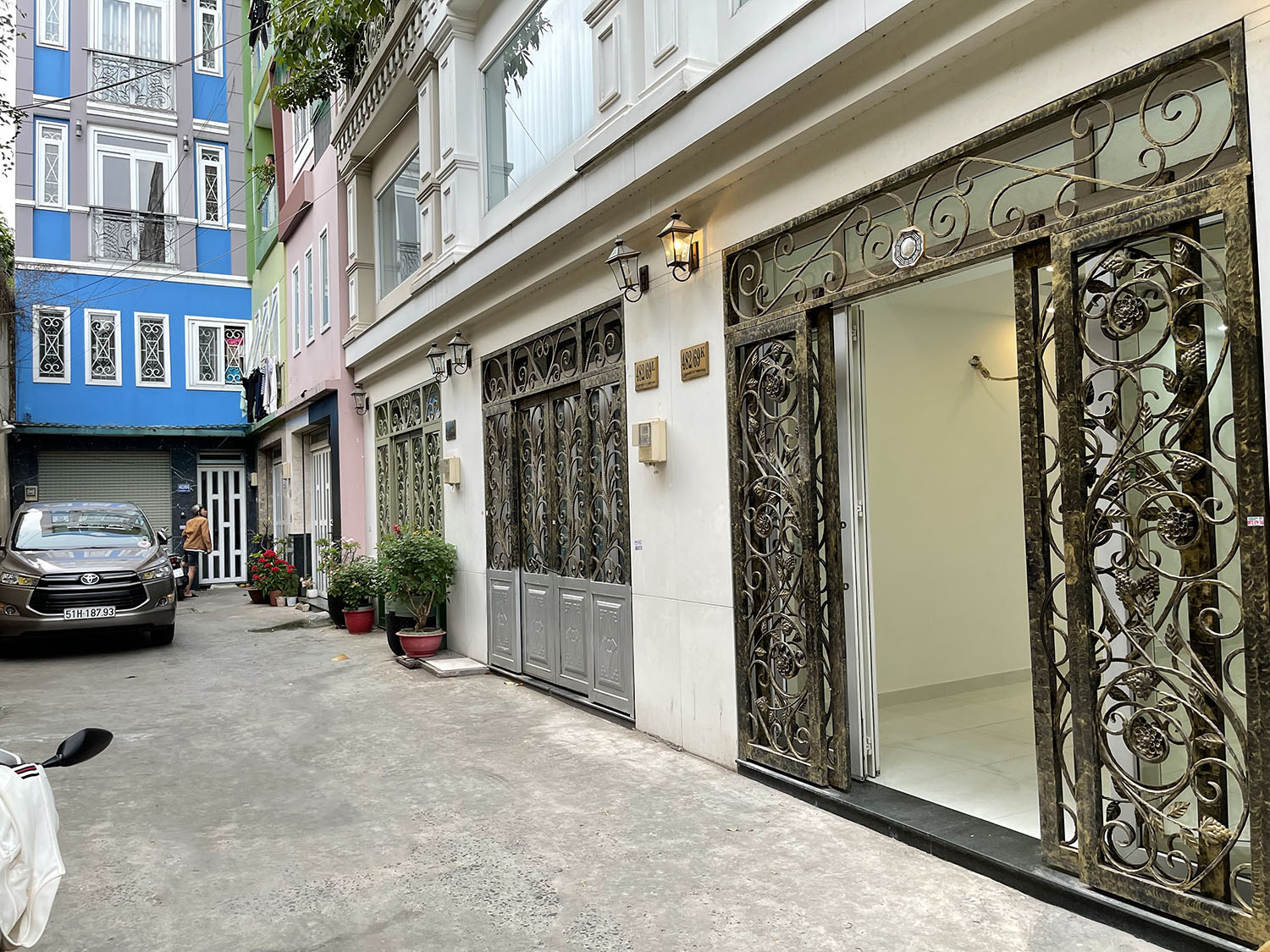 Chính chủ cho thuê nhà 3 lầu thiết kế cổ điển hẻm ôtô 7 chỗ 482/69K Lê Quang Định